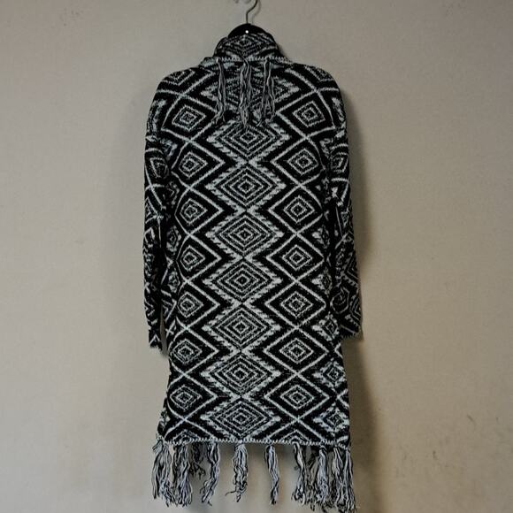 LASCANA Wool Geometric Blanket Cardigan in Black & Grey XS - Picture 8 of 11